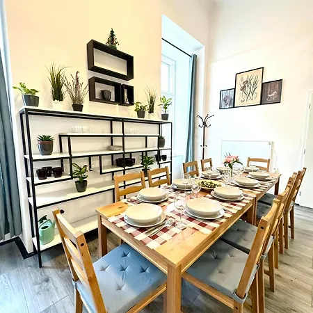 Stunning & Spacious 2bdr Apt In Center Praga