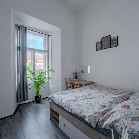Stunning & Spacious 2bdr Apt In Center Apartmán *